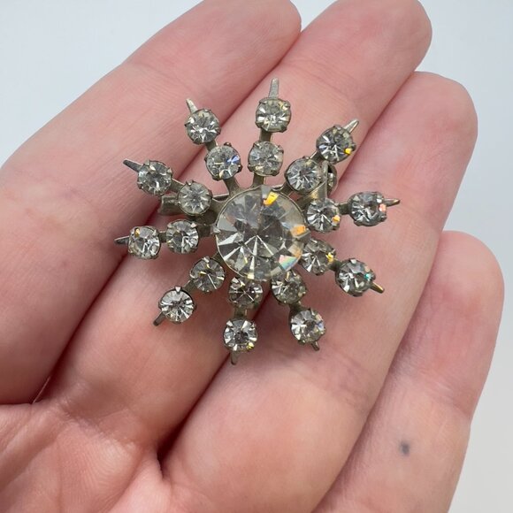Vintage 50s Prong Set Rhinestone Brooch Starburst Silver Snowflake Atomic Pin - Picture 10 of 10